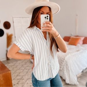 Universal Thread Blue White Striped Button Down Shirt • Size Medium